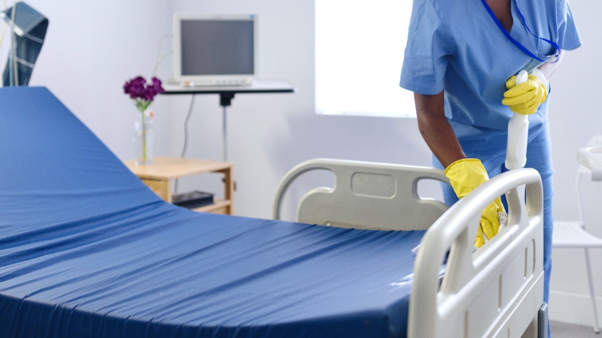 How Does Anti Slip Fabric Work to Protect Patients?